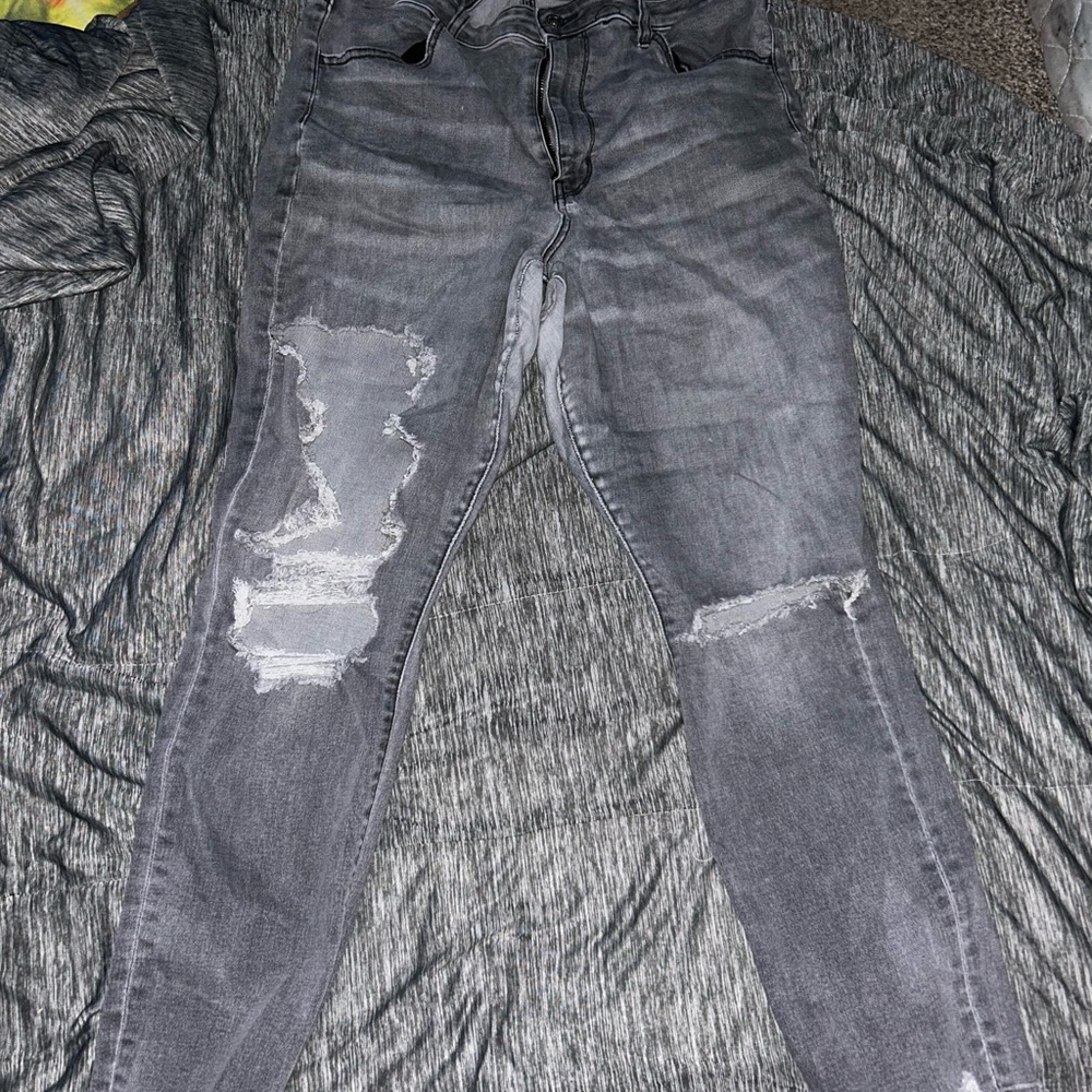 American Eagle Outfitters Gray Skinny Jeans Distressed Style